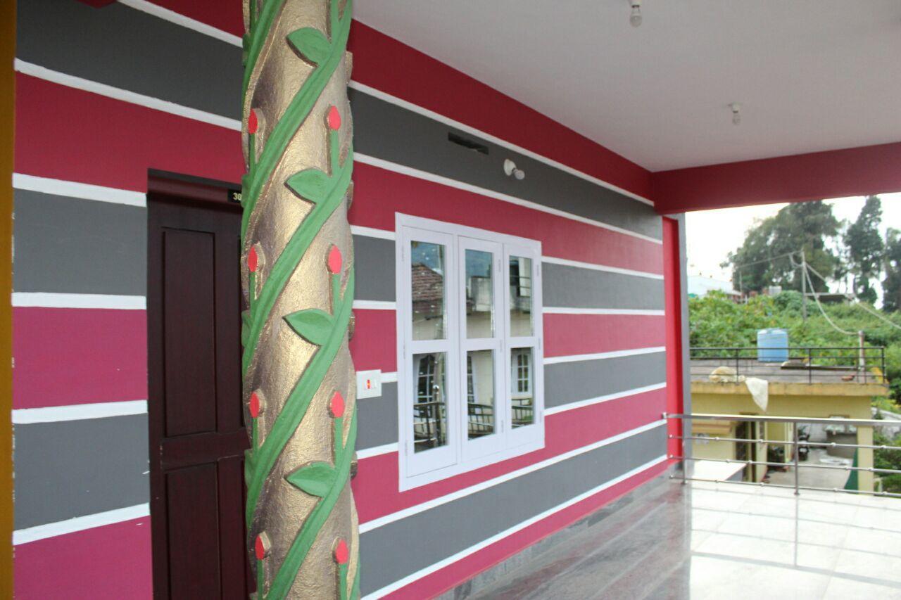 Iroomz Sri Vinayaka Comfort Virajpet Exterior photo